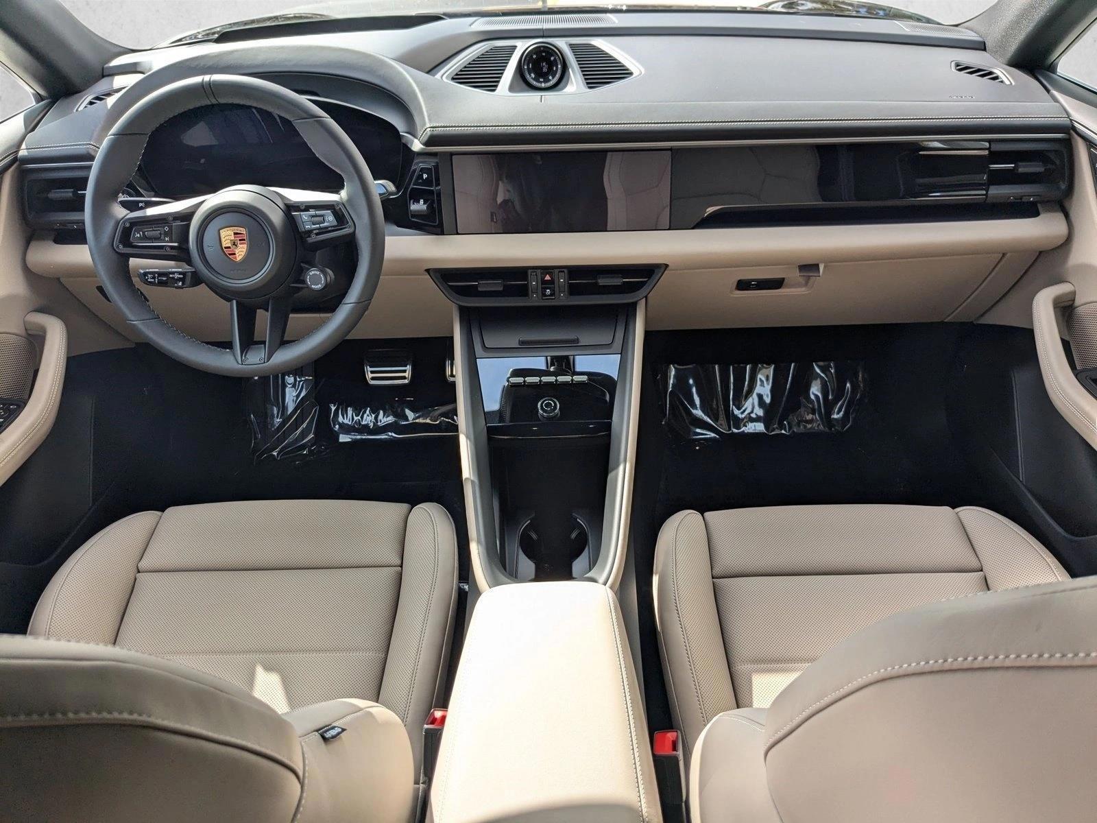 Thumbnail: 2025 Porsche Macan - 4