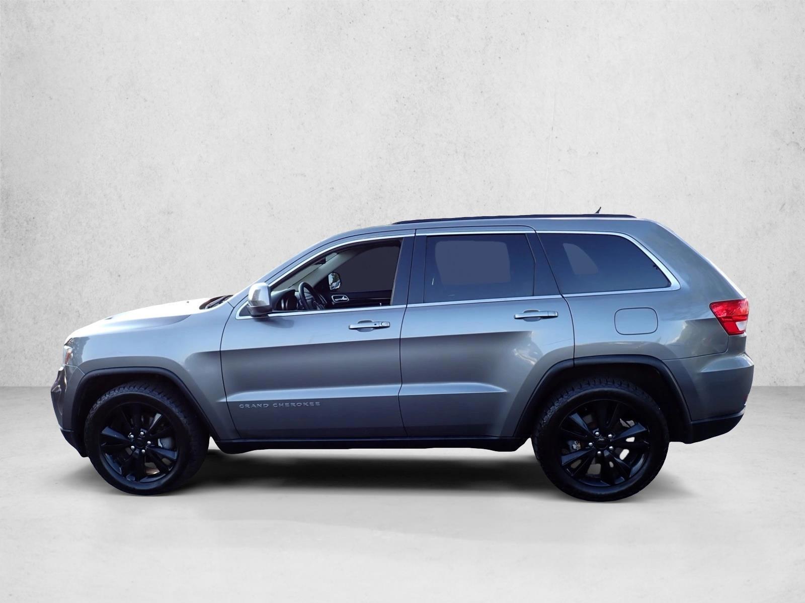 Thumbnail: 2013 Jeep Grand Cherokee - 2