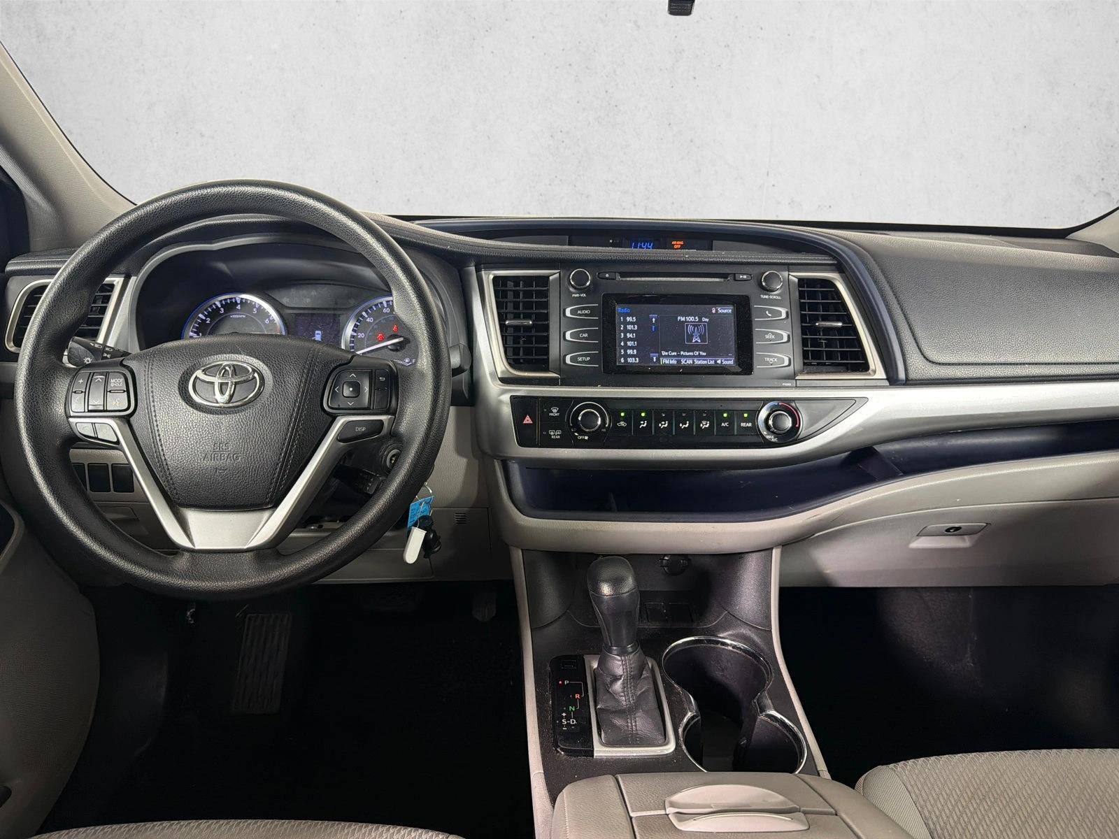 Thumbnail: 2016 Toyota Highlander - 3