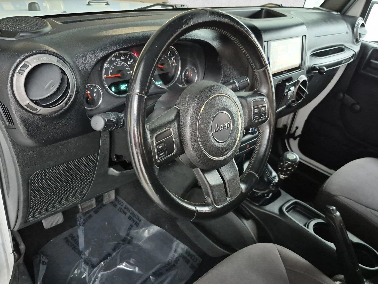 Thumbnail: 2015 Jeep Wrangler - 3