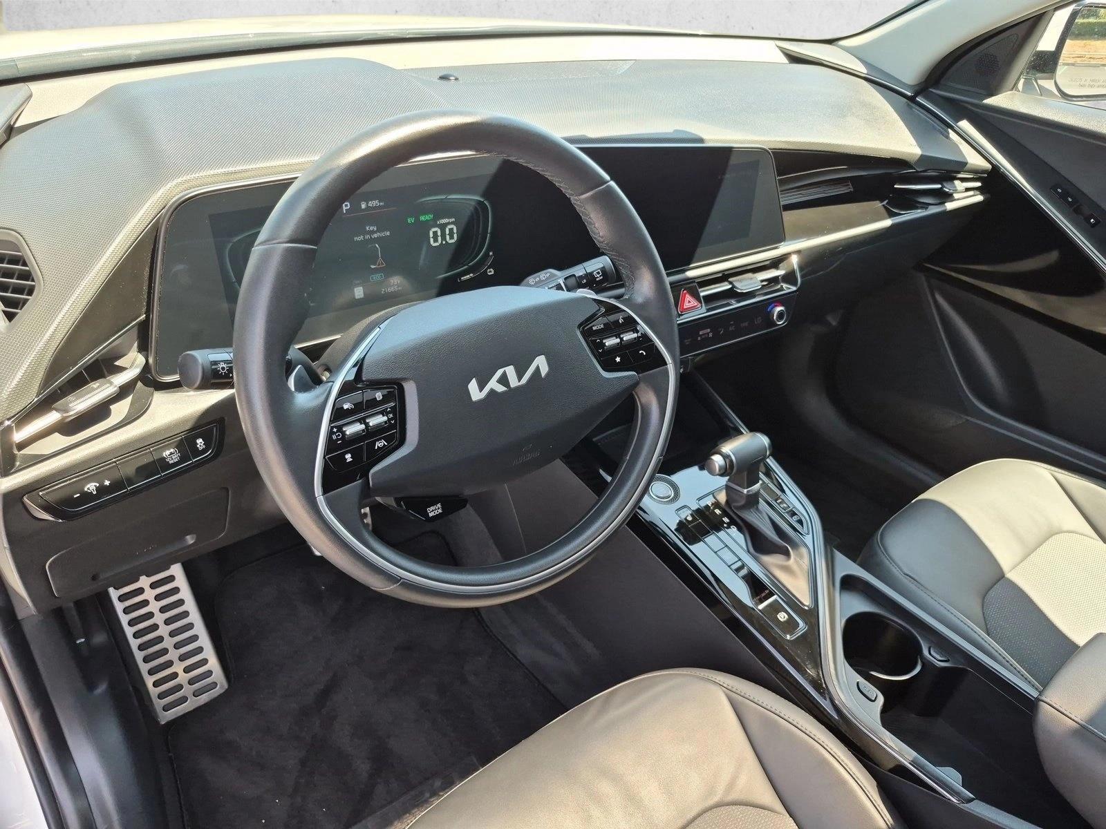 Thumbnail: 2024 Kia Niro - 3