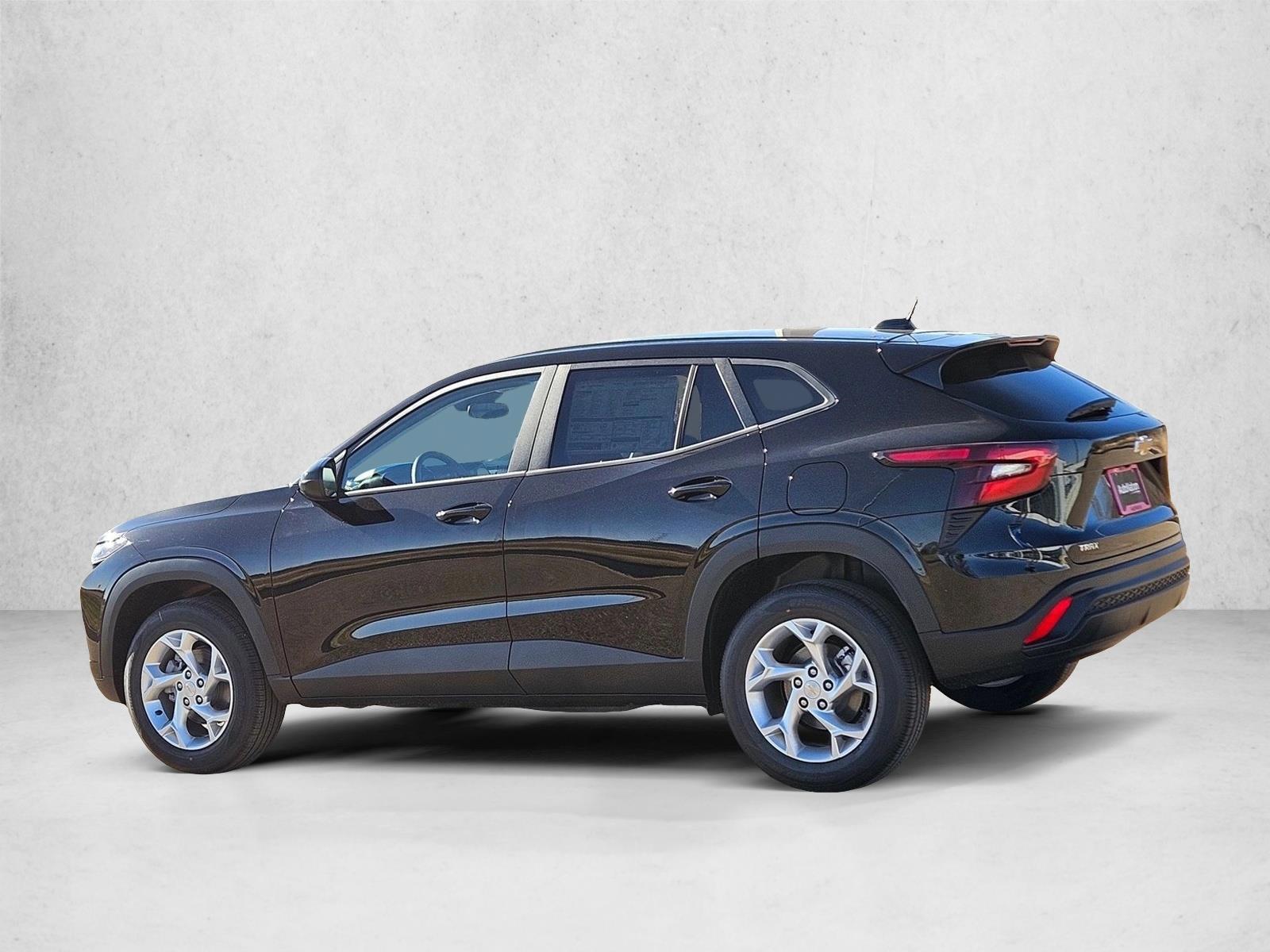 Thumbnail: 2026 Chevrolet Trax - 3
