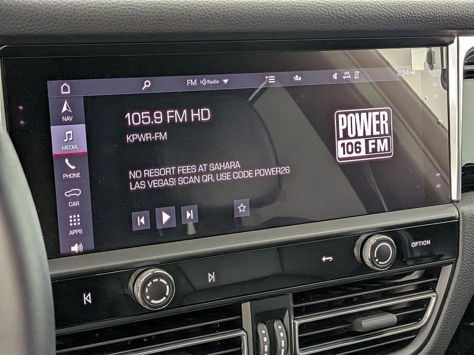2026 Porsche Macan T - Photo 16