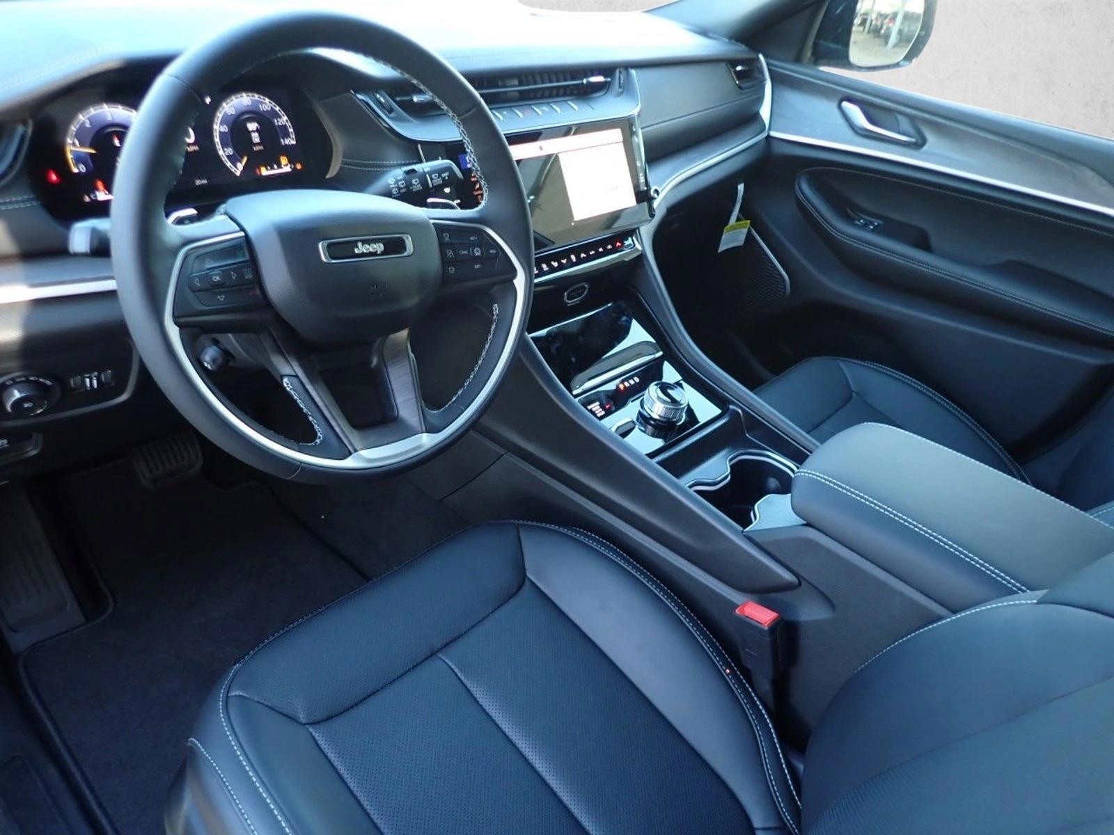 Thumbnail: 2026 Jeep Grand Cherokee L - 3