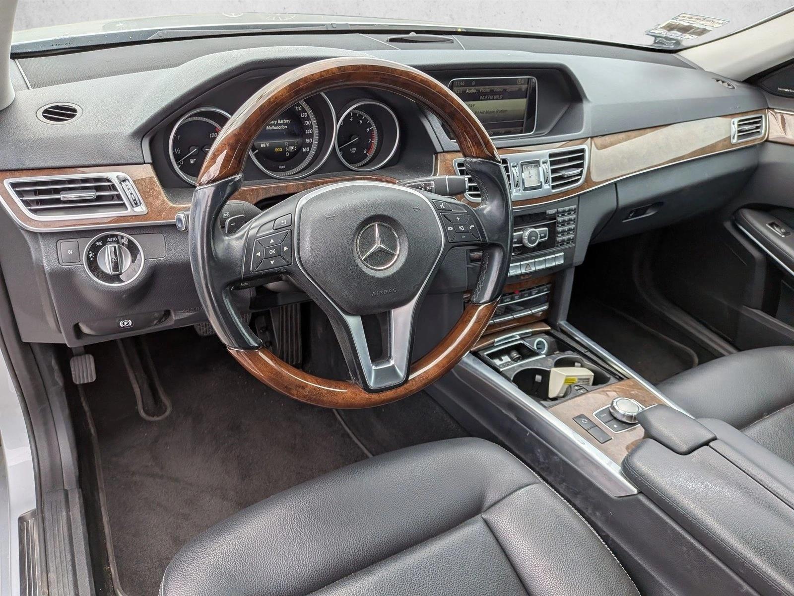 Thumbnail: 2014 Mercedes-Benz E-Class - 3