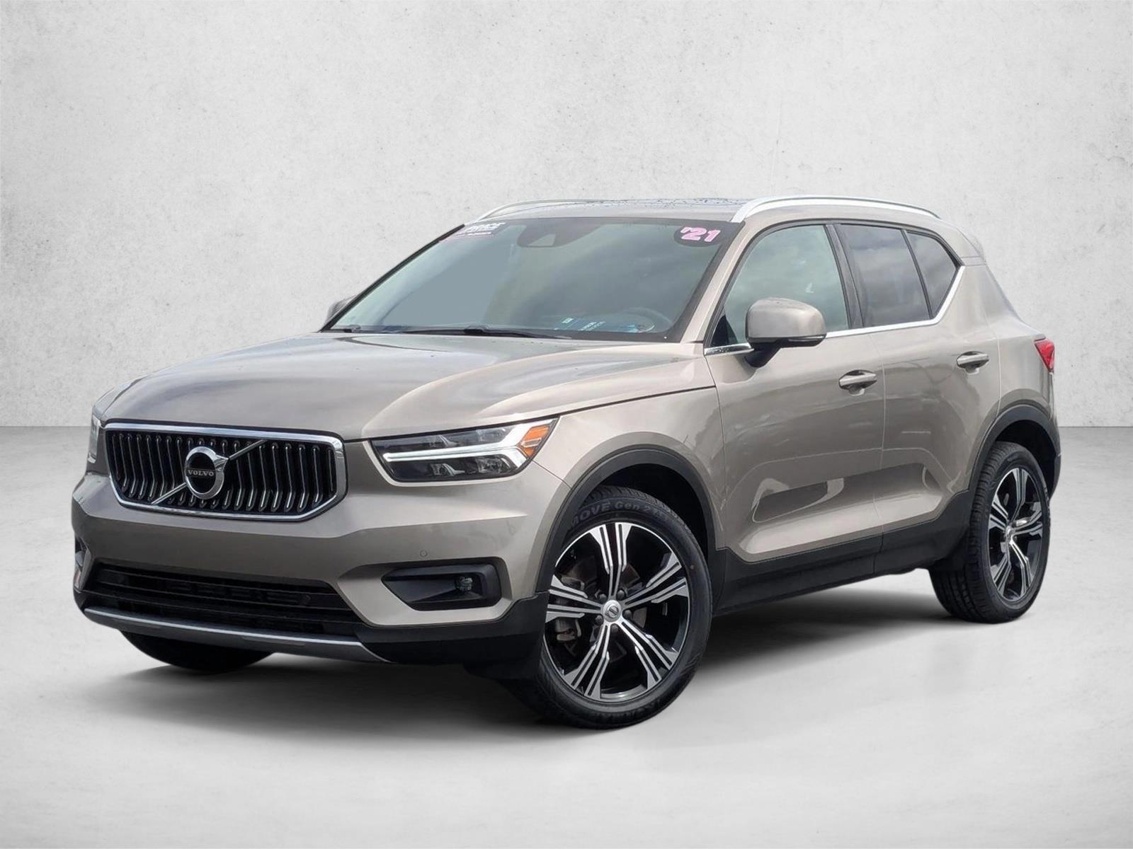 Thumbnail: 2021 Volvo XC40 - 1