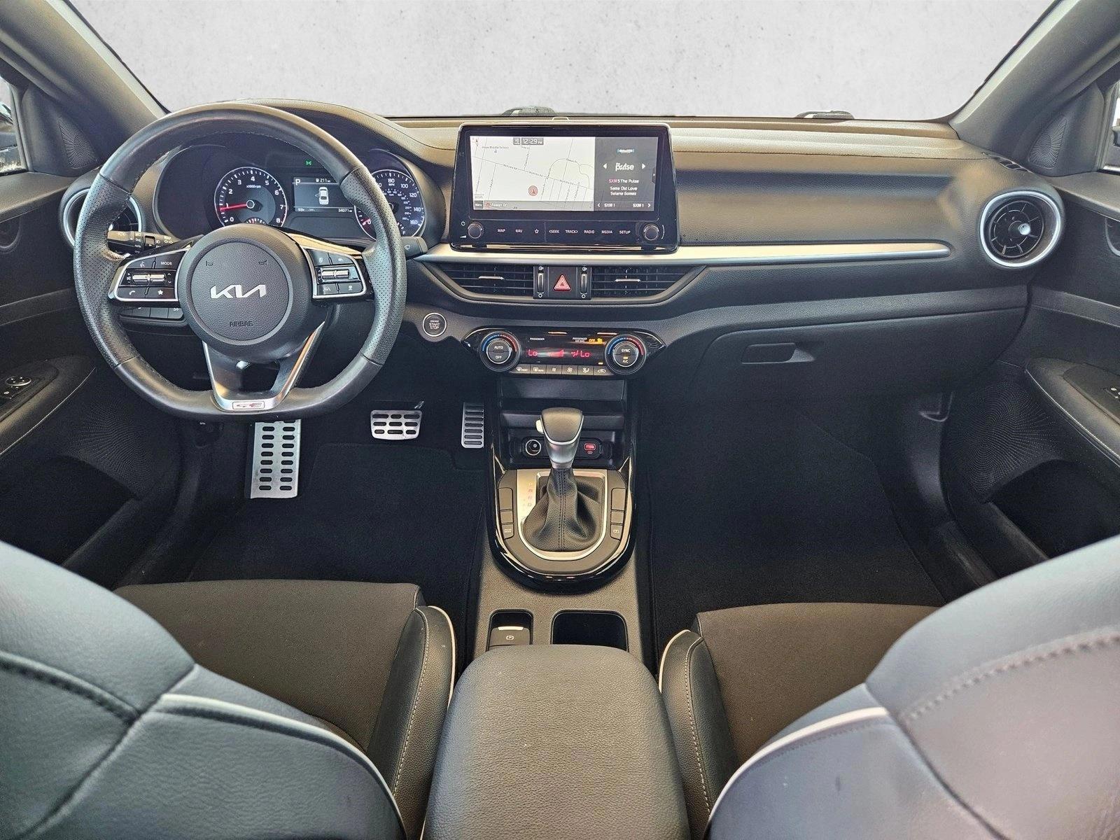Thumbnail: 2022 Kia Forte - 3