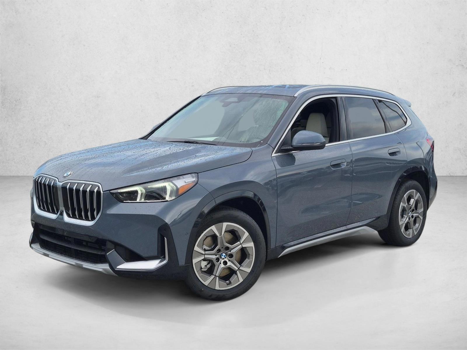 Thumbnail: 2027 BMW X1 - 1