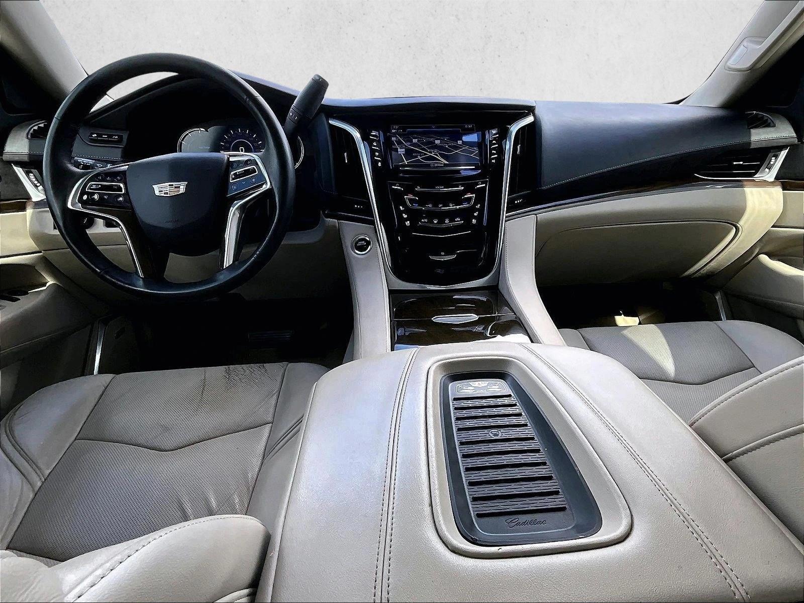 Thumbnail: 2020 Cadillac Escalade - 3