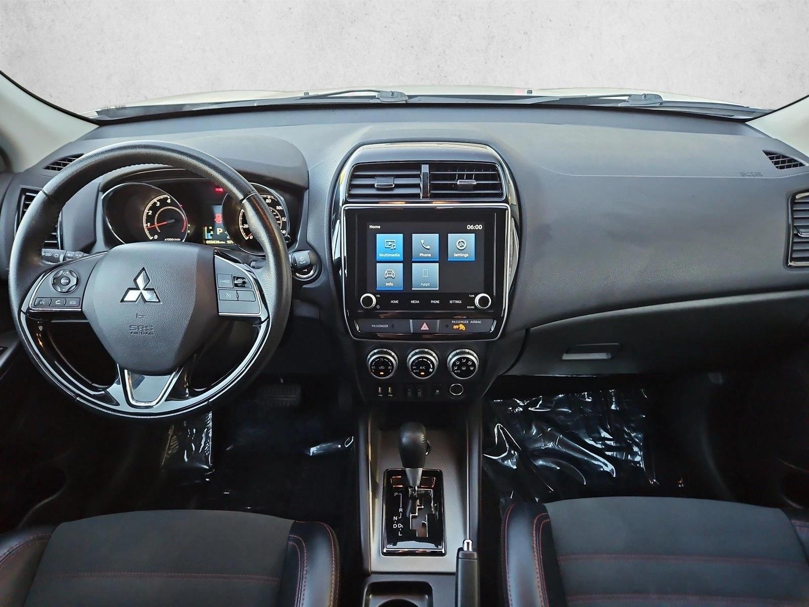 Thumbnail: 2024 Mitsubishi Outlander - 4