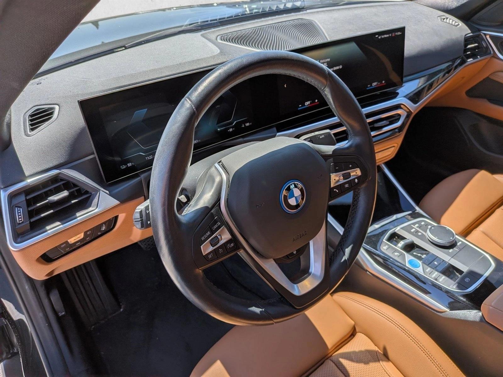 Thumbnail: 2023 BMW i4 - 3