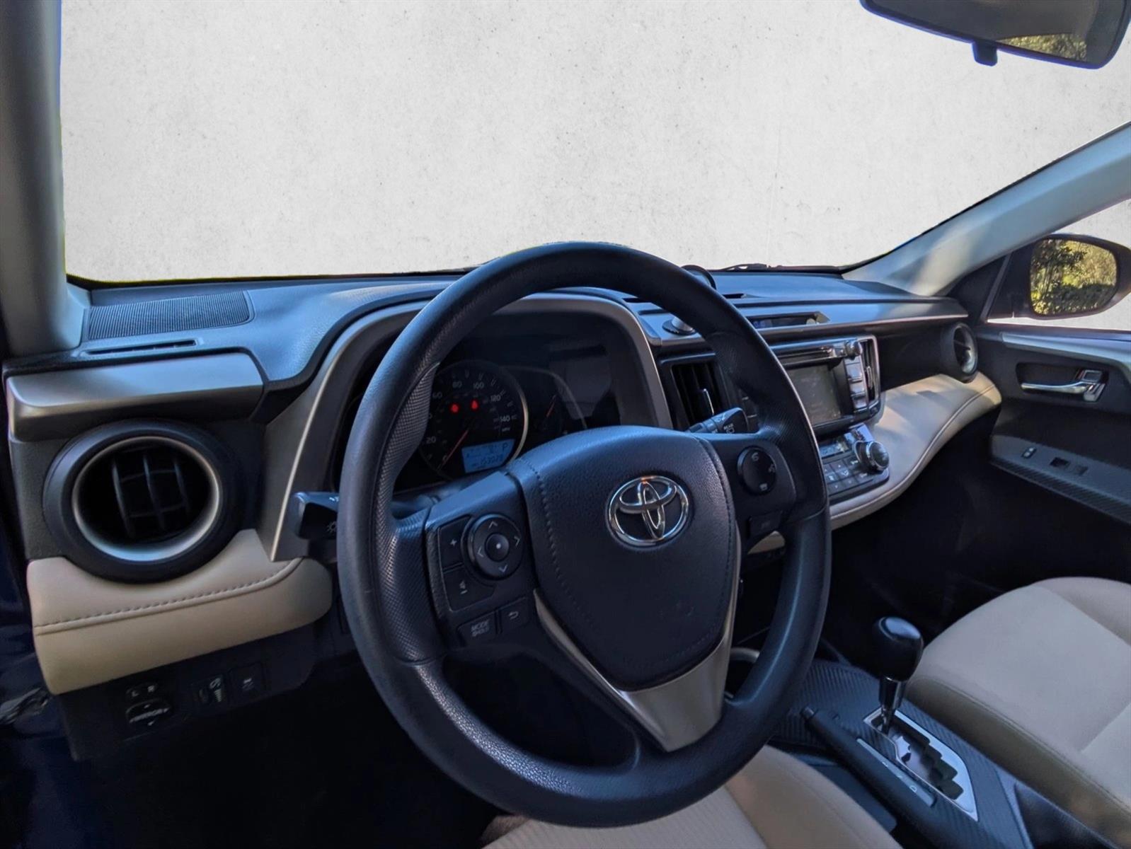 Thumbnail: 2014 Toyota RAV4 - 3