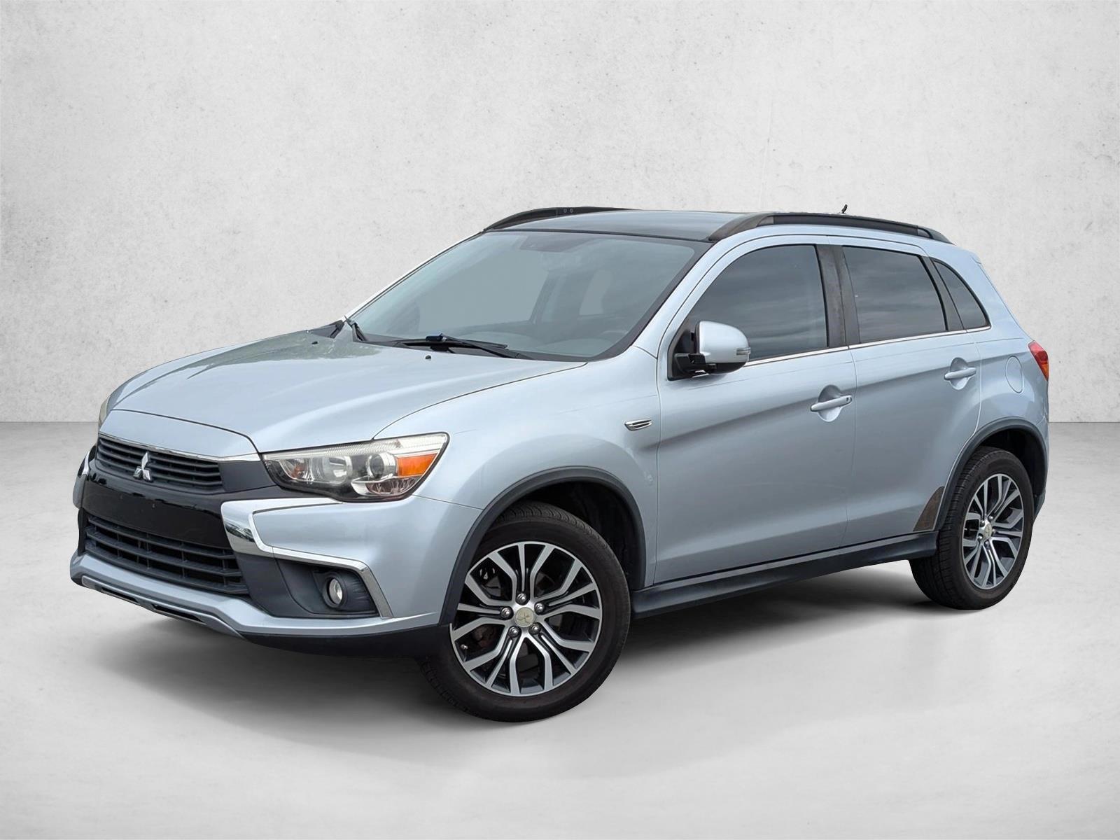 Thumbnail: 2016 Mitsubishi Outlander - 1