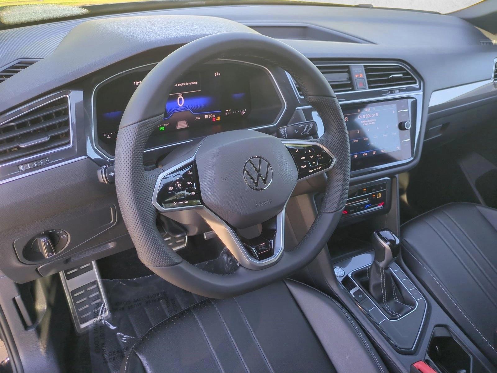 Thumbnail: 2024 Volkswagen Tiguan - 3