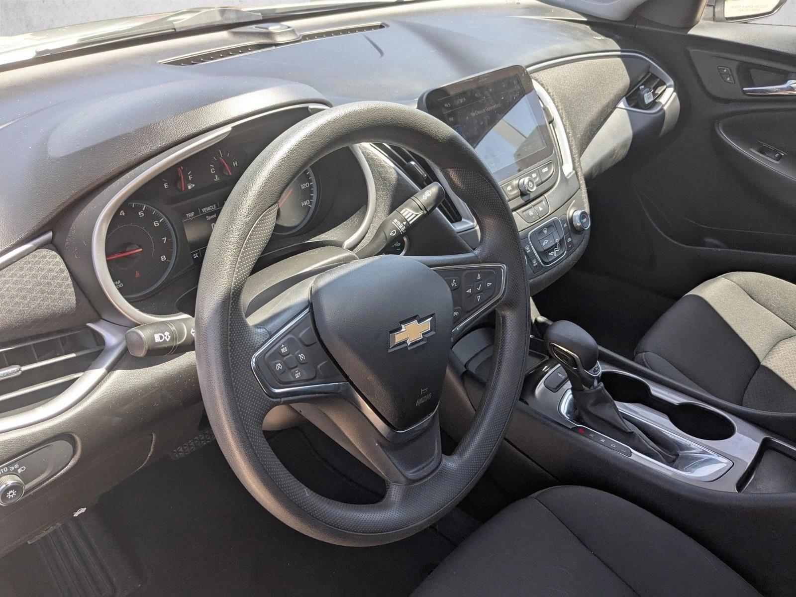Thumbnail: 2021 Chevrolet Malibu - 3