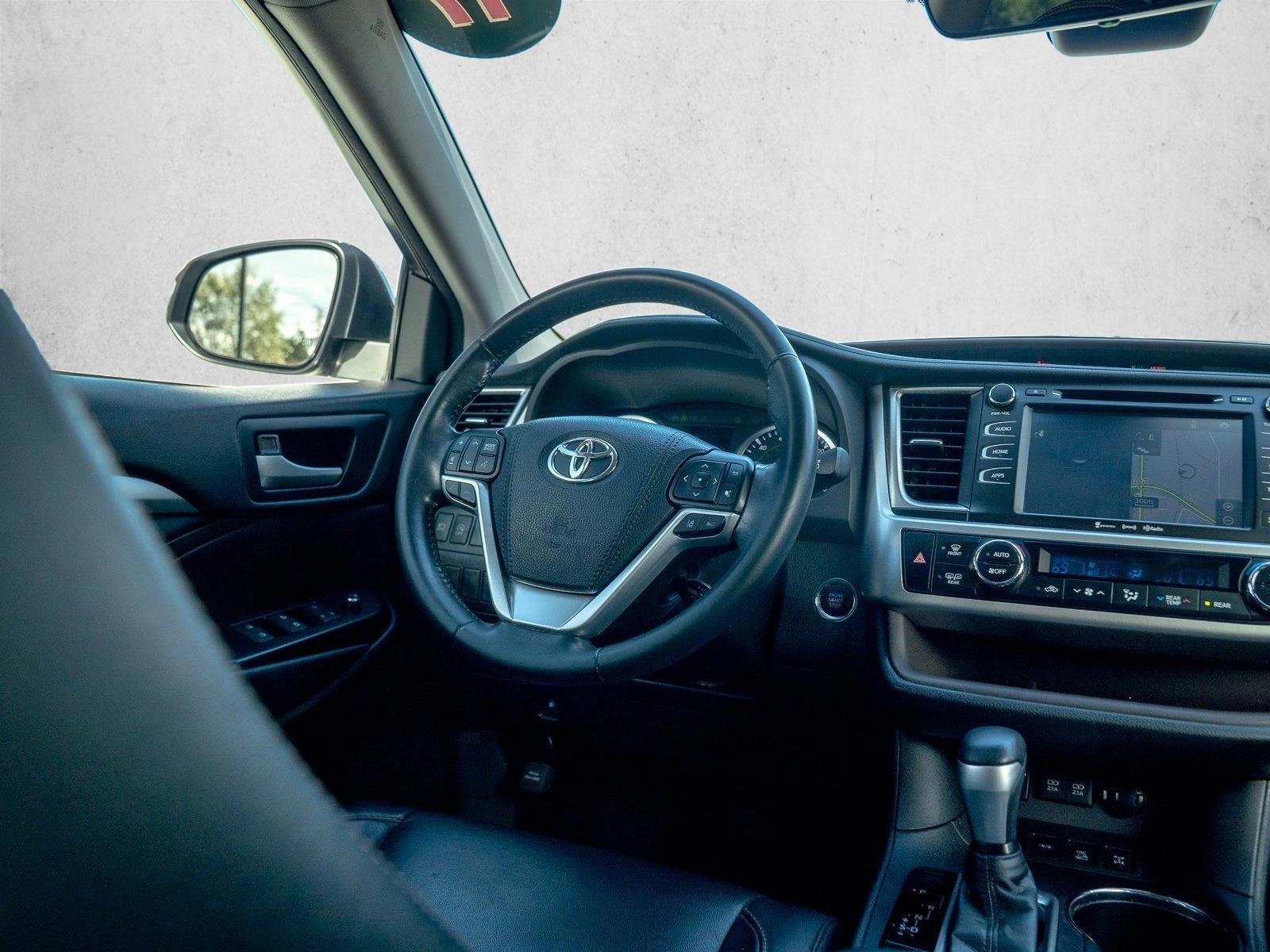 Thumbnail: 2017 Toyota Highlander - 5
