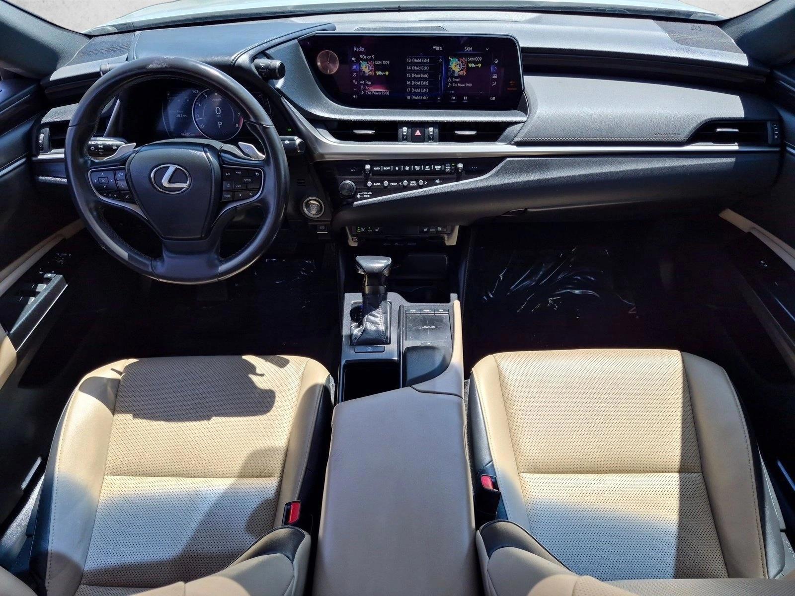 Thumbnail: 2020 Lexus ES - 4