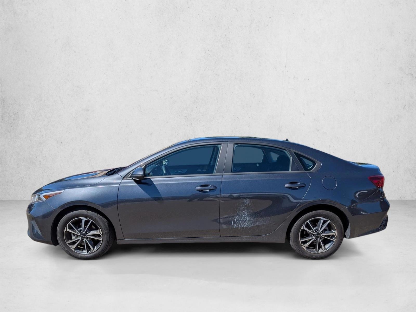 Thumbnail: 2023 Kia Forte - 3