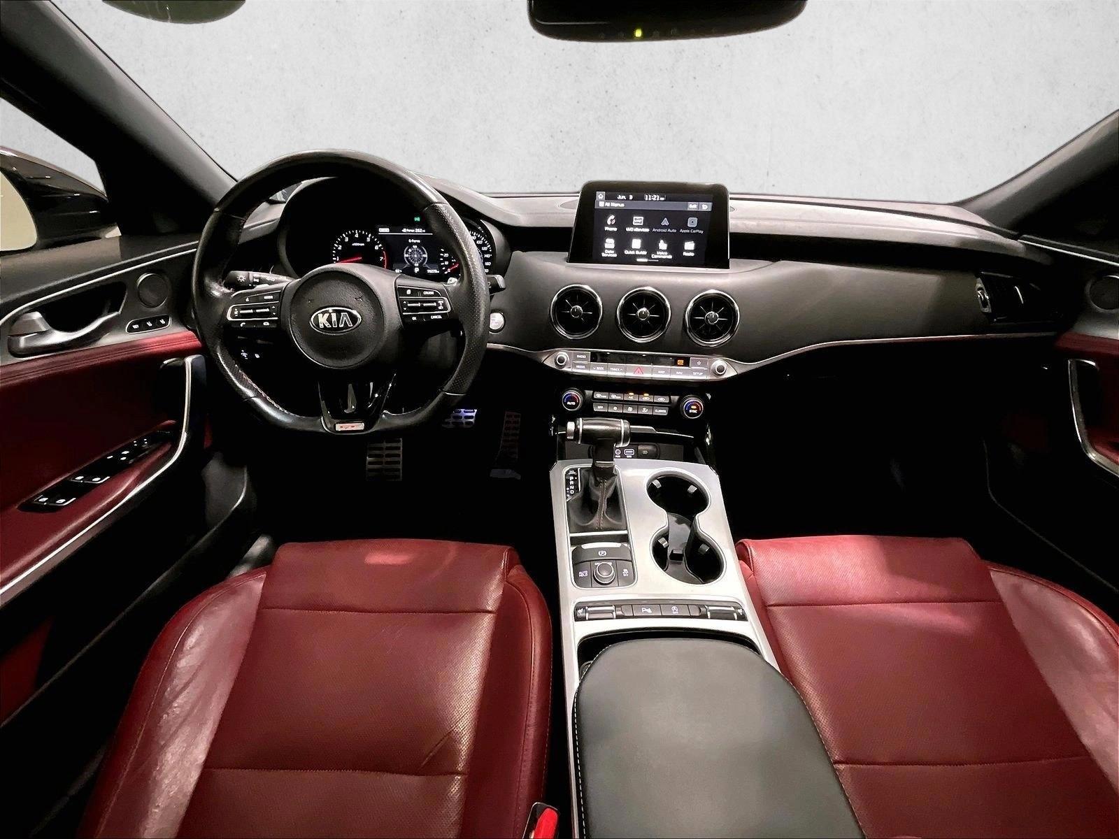 Thumbnail: 2018 Kia Stinger - 3