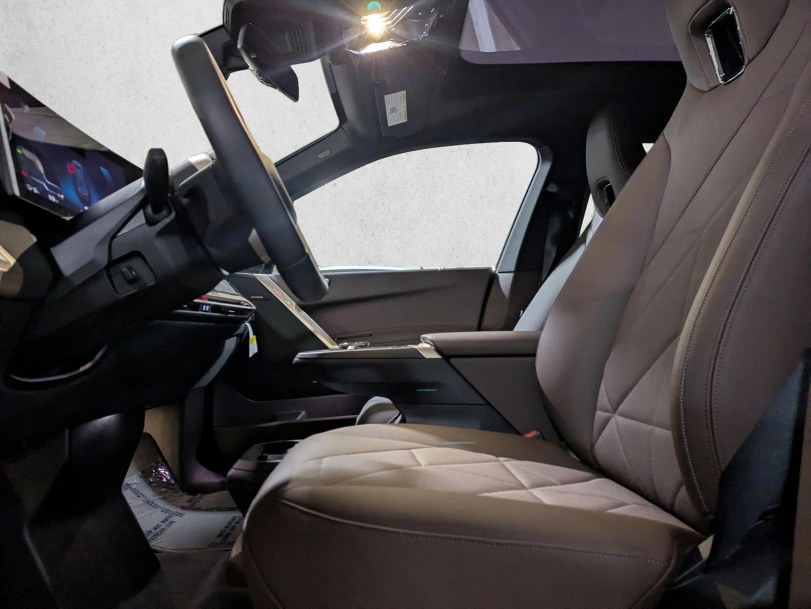 2026 BMW iX 60 - Photo 4