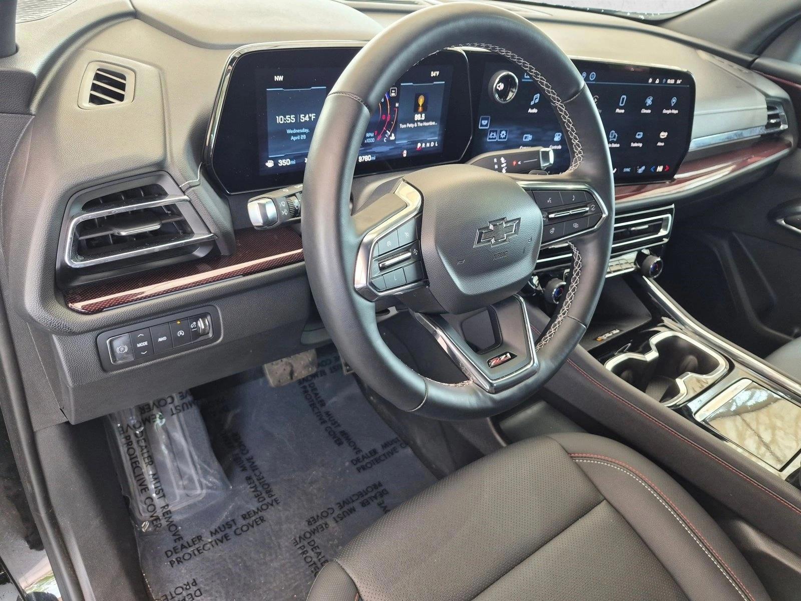 Thumbnail: 2025 Chevrolet Traverse - 3