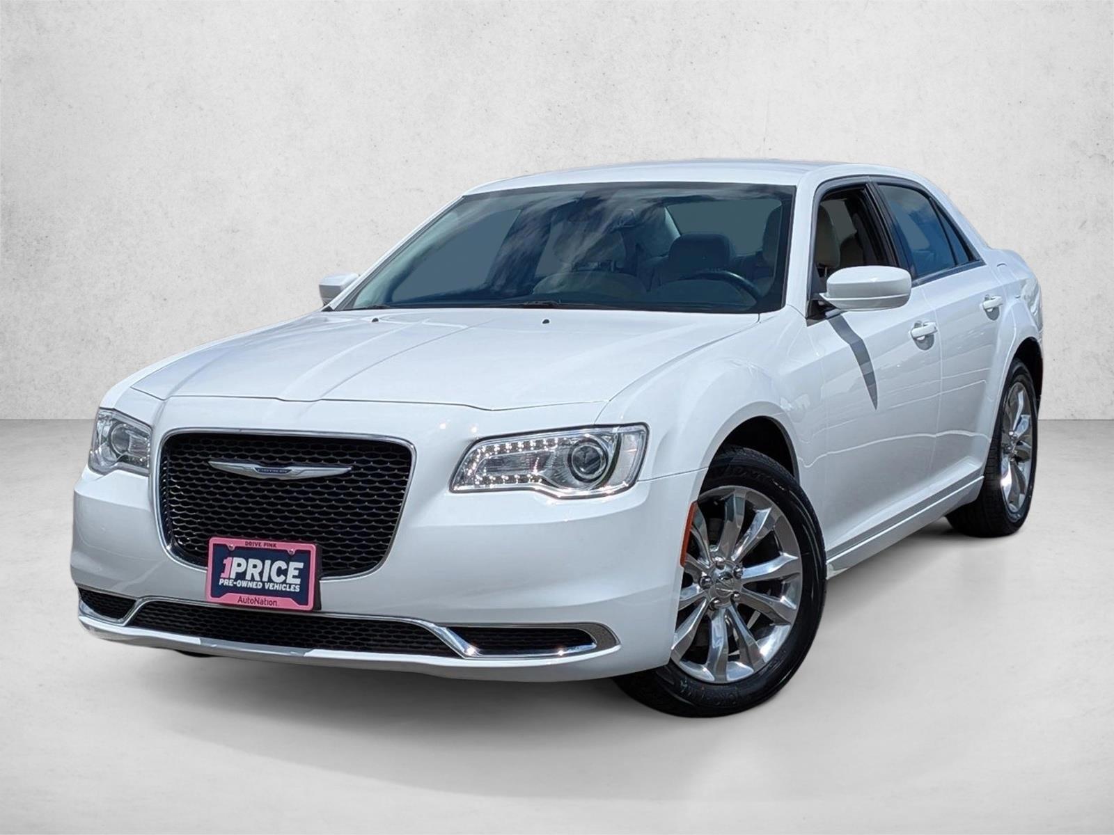 Thumbnail: 2019 Chrysler 300 - 1