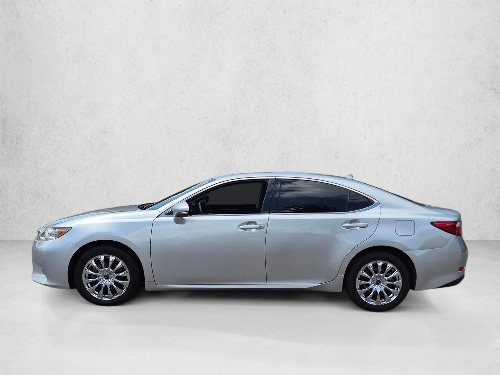 Thumbnail: 2014 Lexus ES - 2