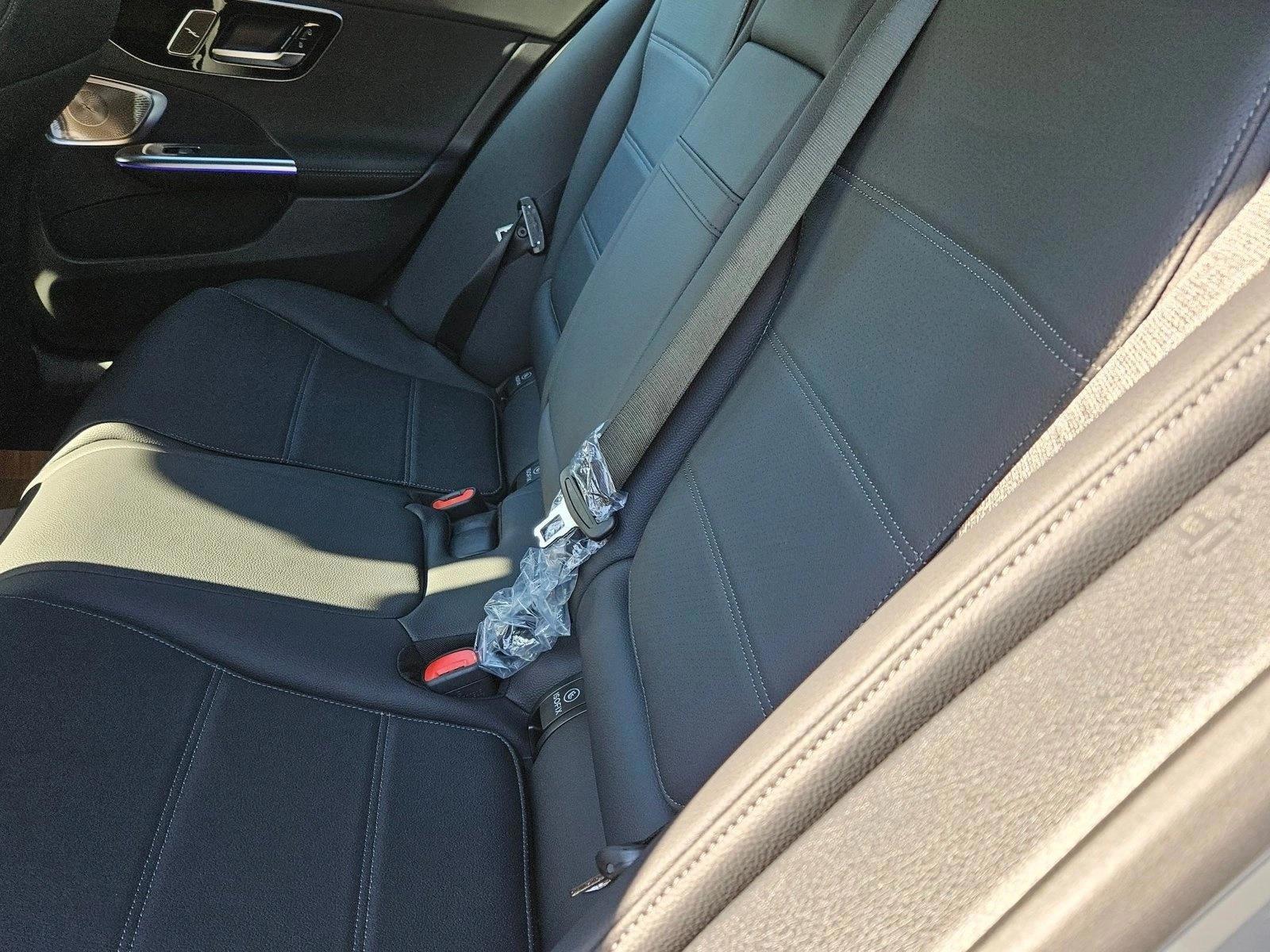2026 Mercedes-Benz C-Class Sedan C 300 - Photo 16