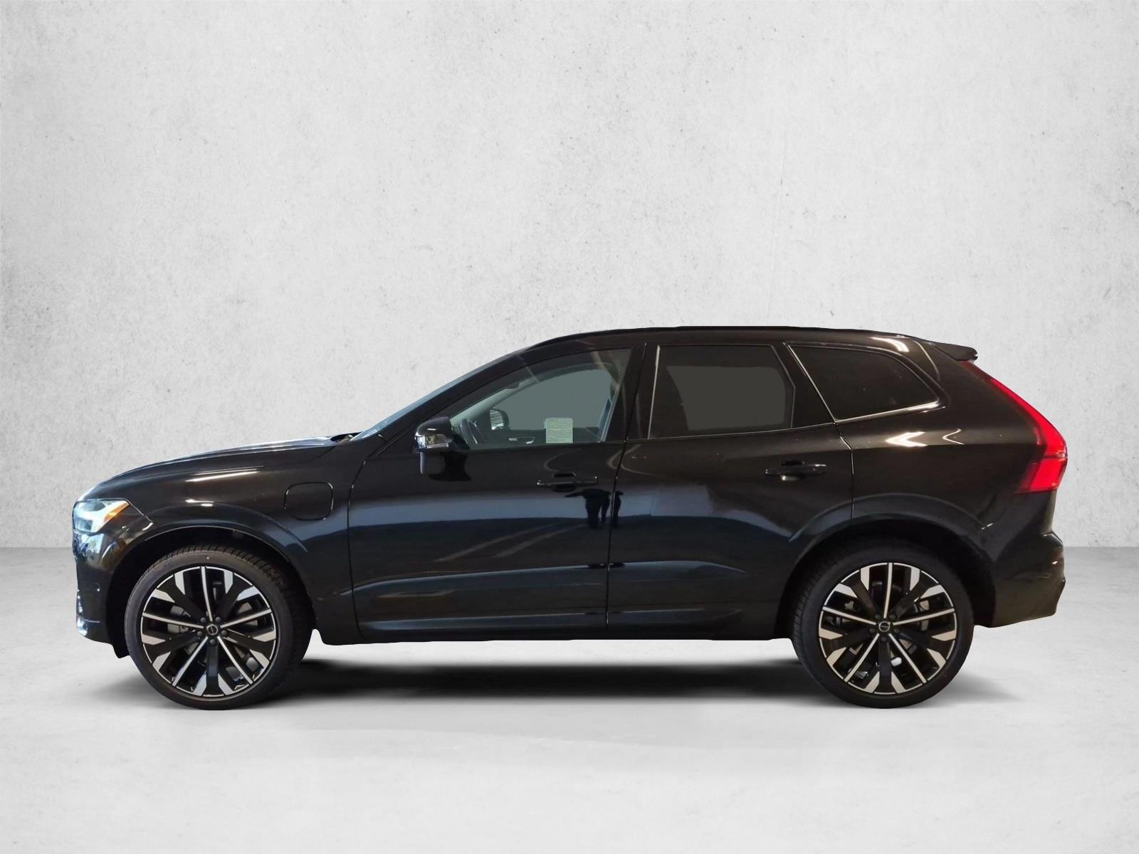 Thumbnail: 2027 Volvo XC60 - 2