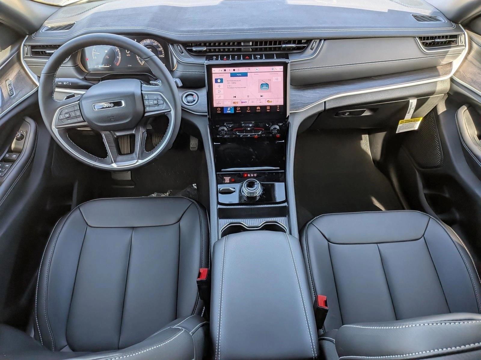 Thumbnail: 2025 Jeep Grand Cherokee - 3