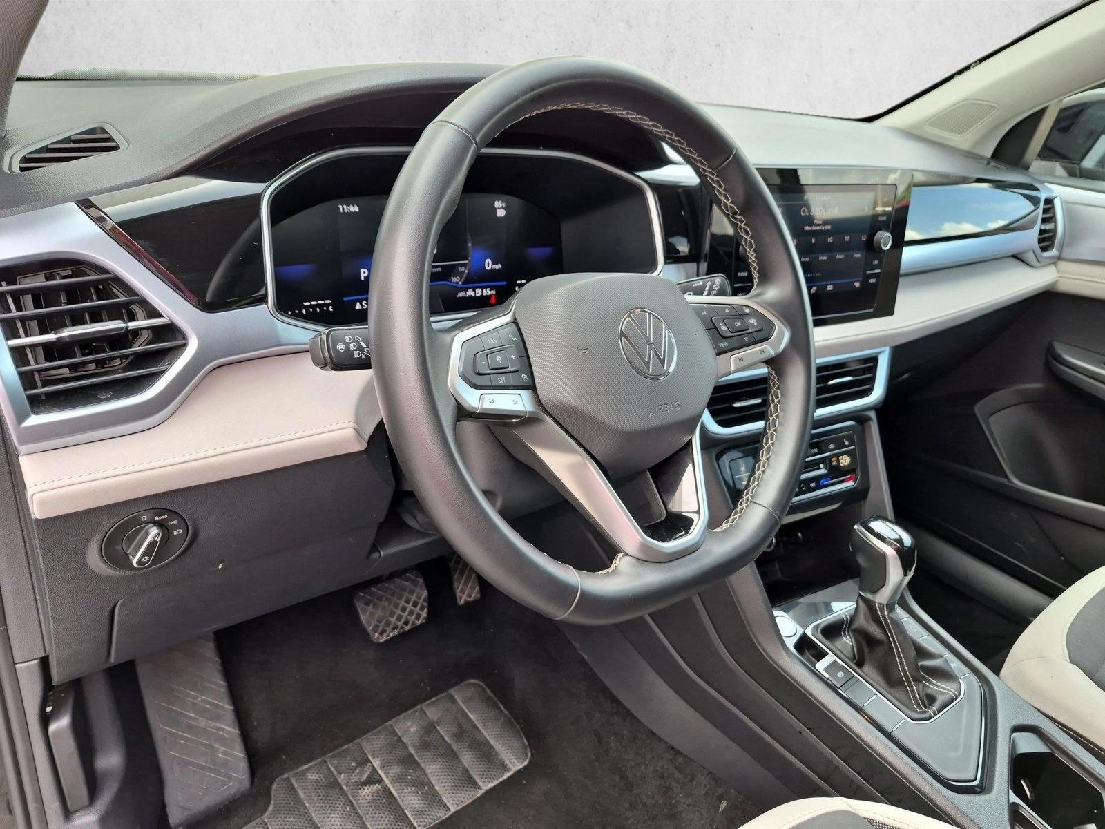 Thumbnail: 2025 Volkswagen Taos - 3