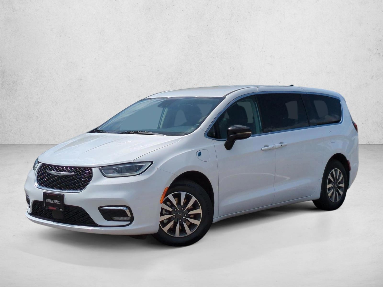 2024 Chrysler Pacifica PHEV
