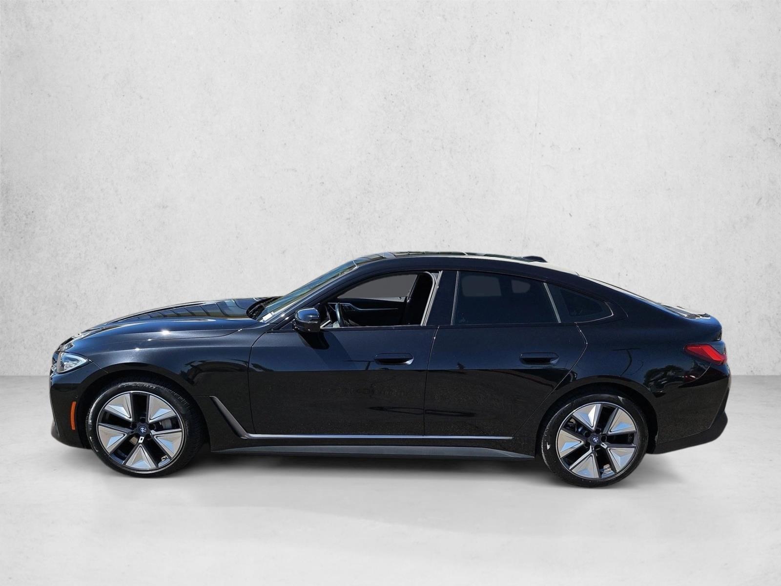 Thumbnail: 2023 BMW i4 - 2