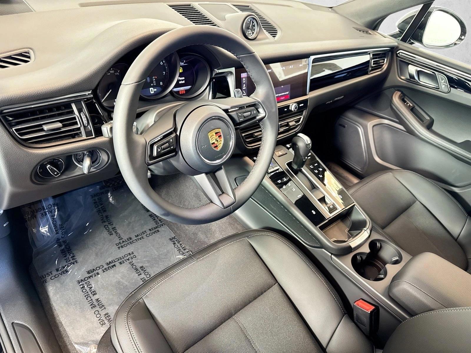 Thumbnail: 2026 Porsche Macan - 3