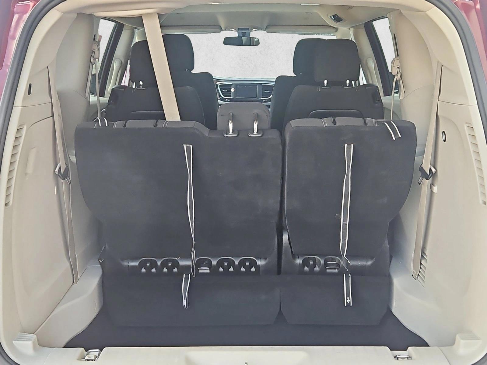 2022 Chrysler Voyager
