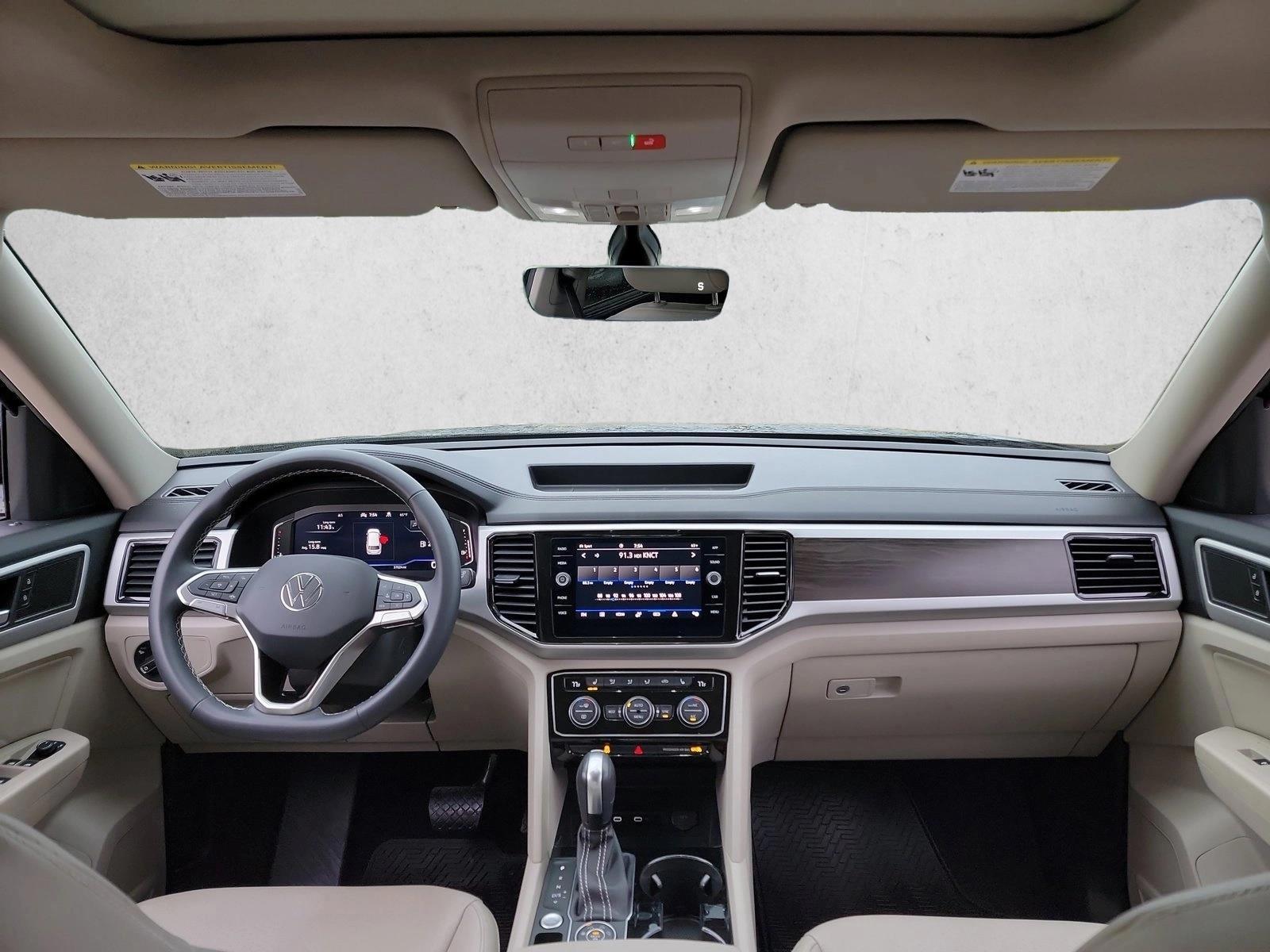 Thumbnail: 2022 Volkswagen Atlas - 3