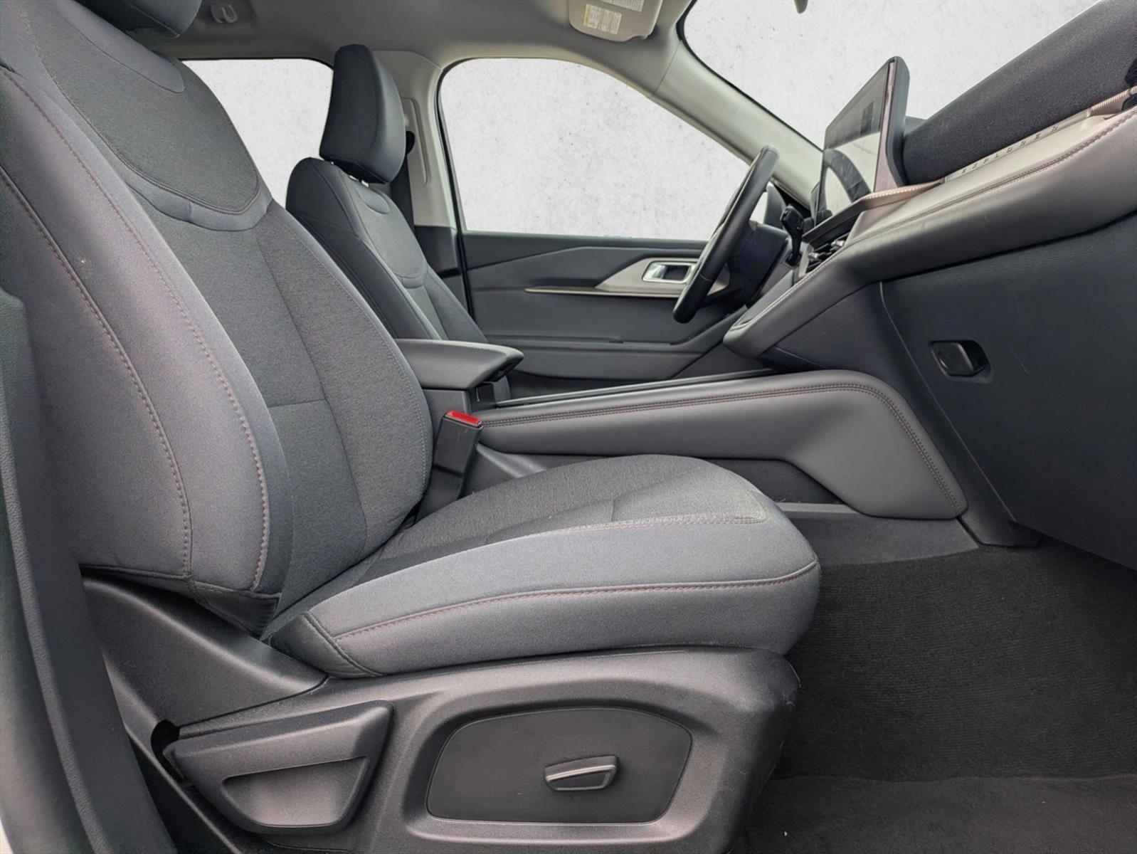 Thumbnail: 2025 Ford Explorer - 5