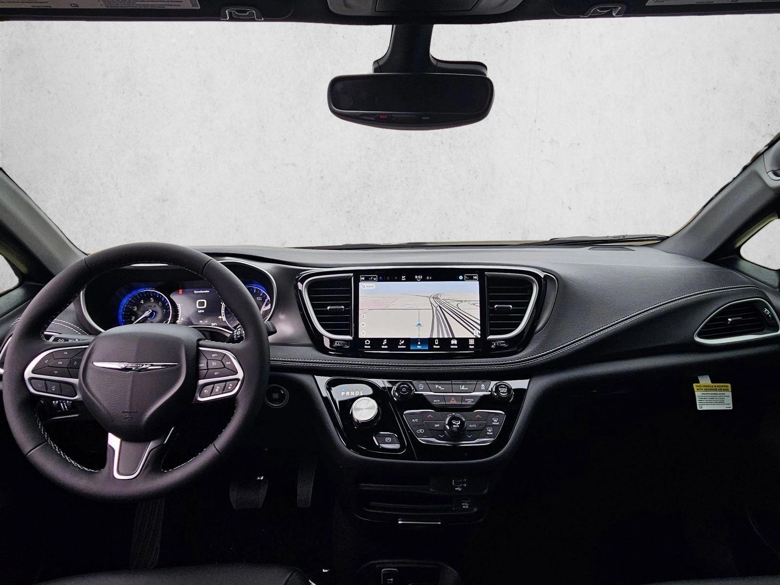 Thumbnail: 2026 Chrysler Pacifica - 3