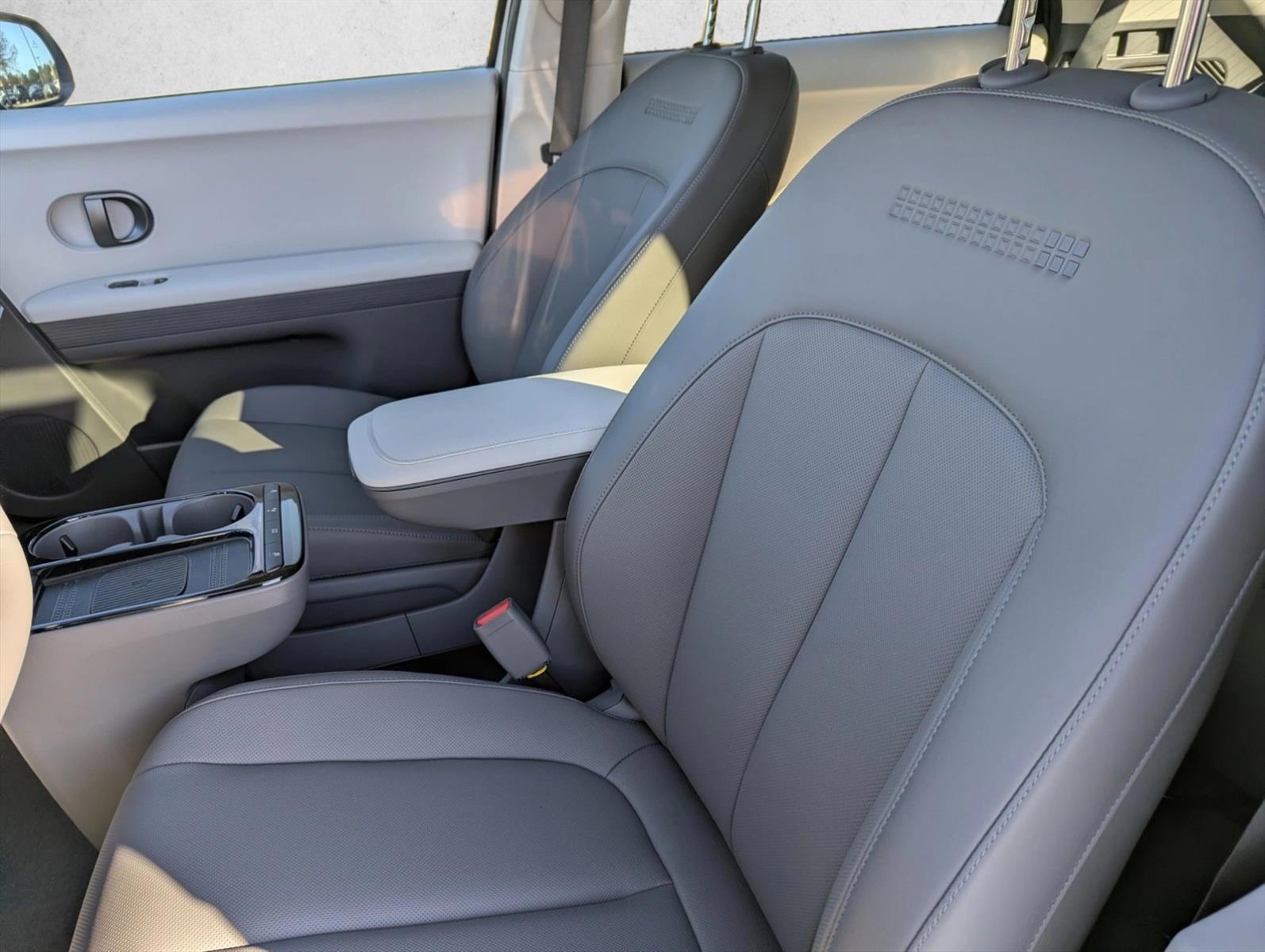 Thumbnail: 2026 Hyundai Ioniq 5 - 4