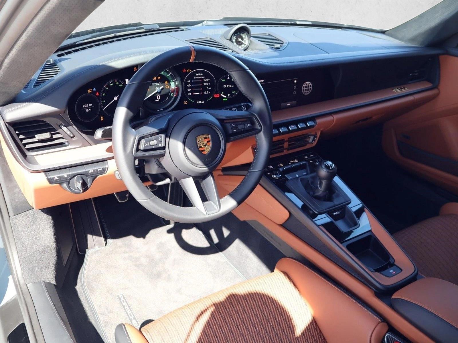 Thumbnail: 2024 Porsche 911 - 3