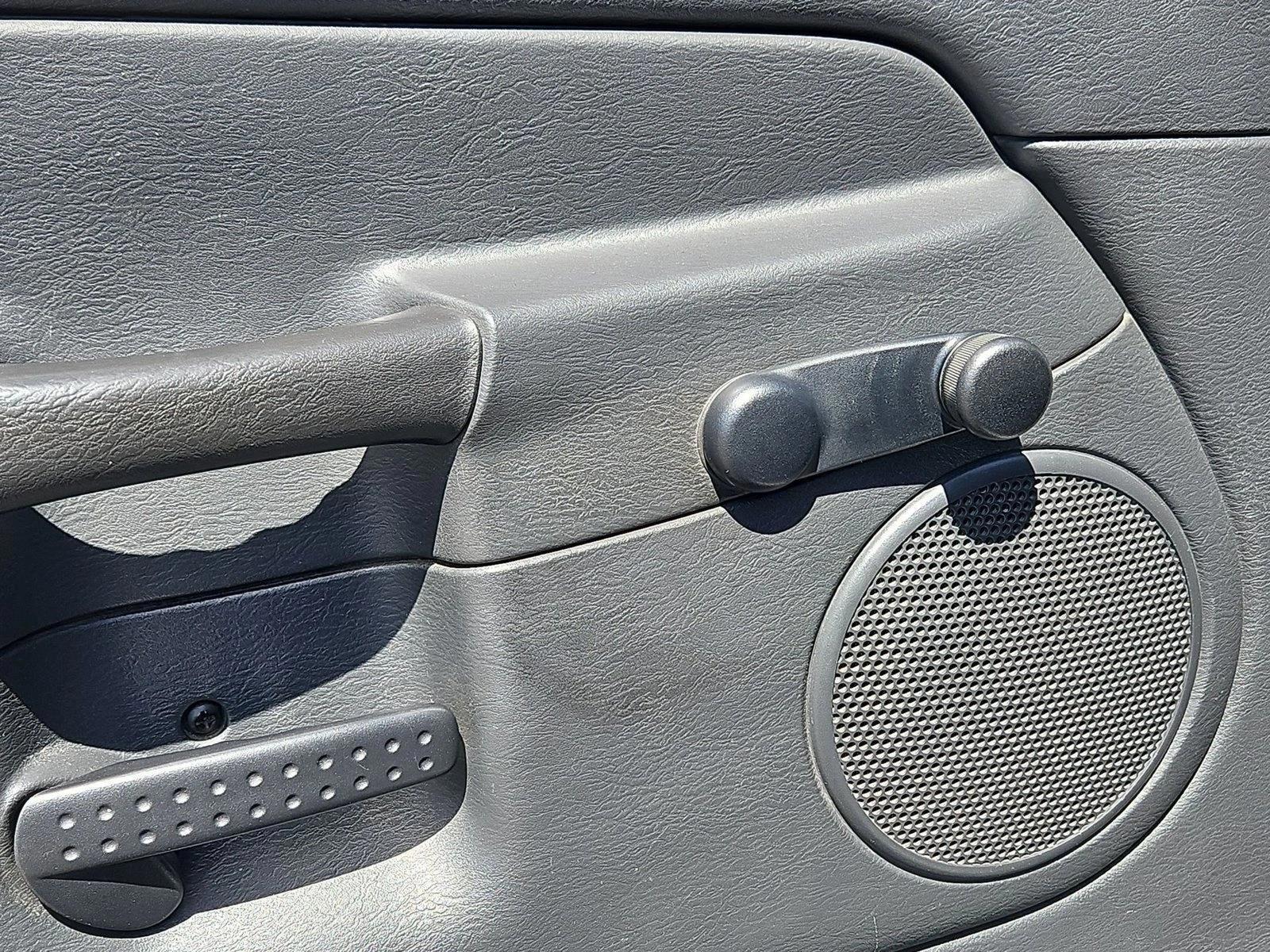 Thumbnail: 2004 Dodge Ram 1500 - 4