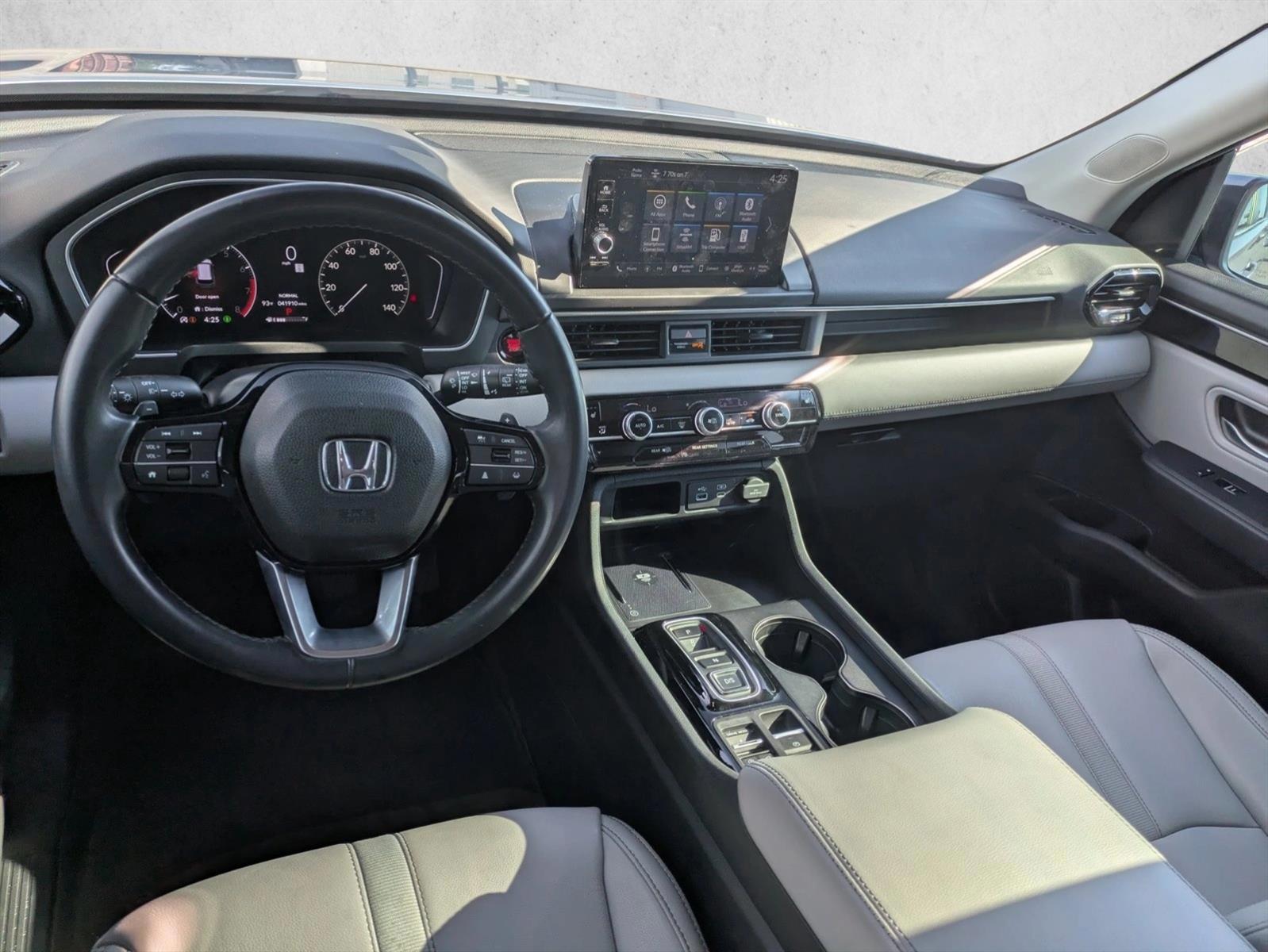 Thumbnail: 2023 Honda Pilot - 4