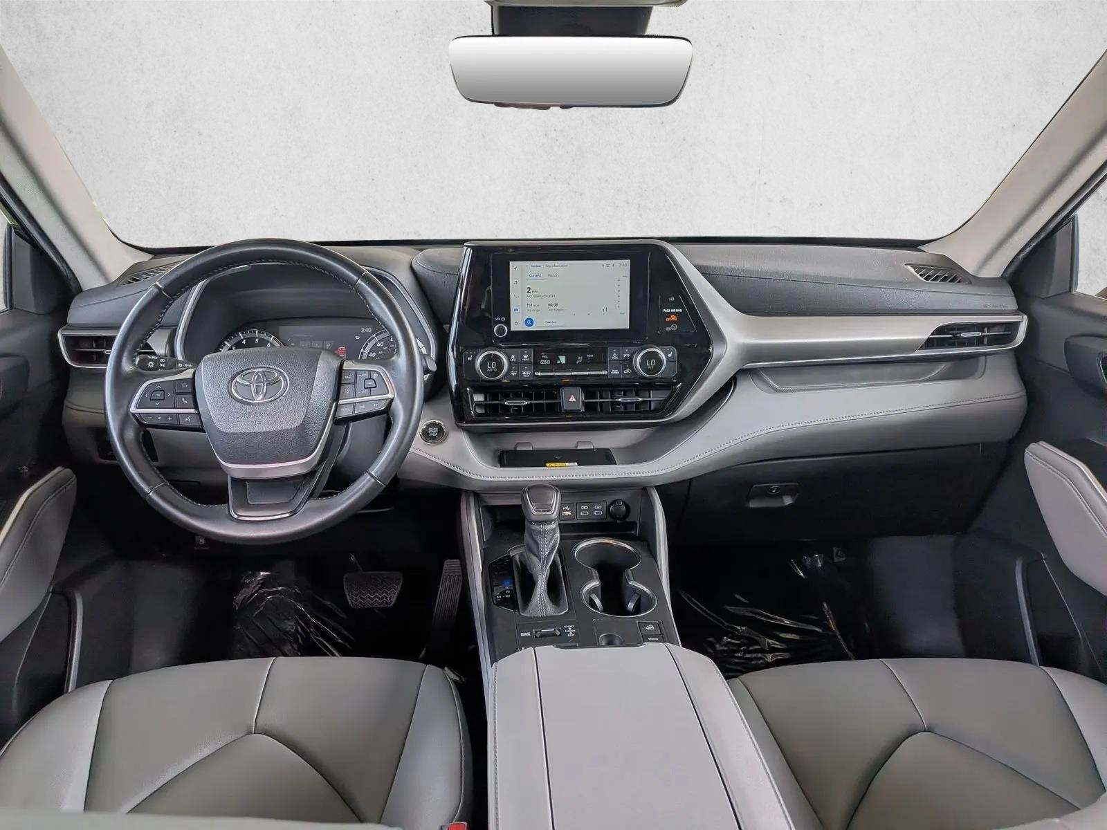 Thumbnail: 2023 Toyota Highlander - 3