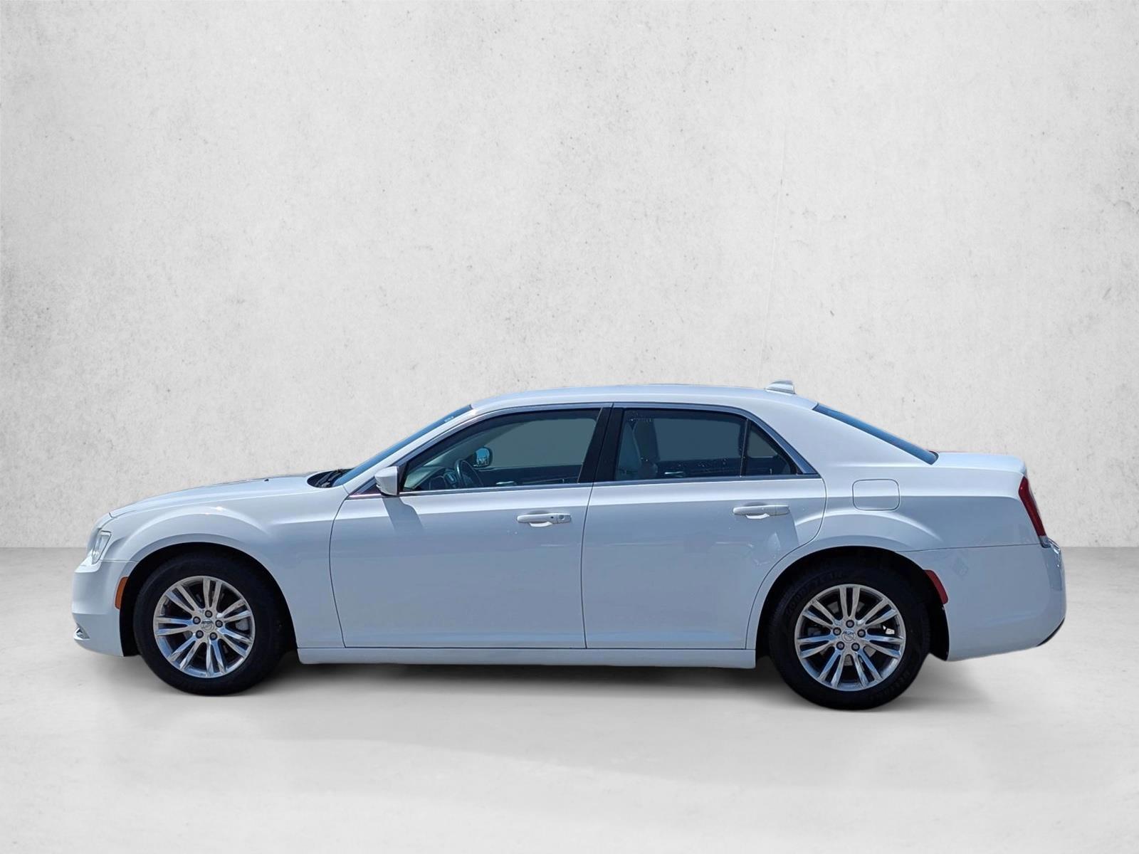 Thumbnail: 2019 Chrysler 300 - 2