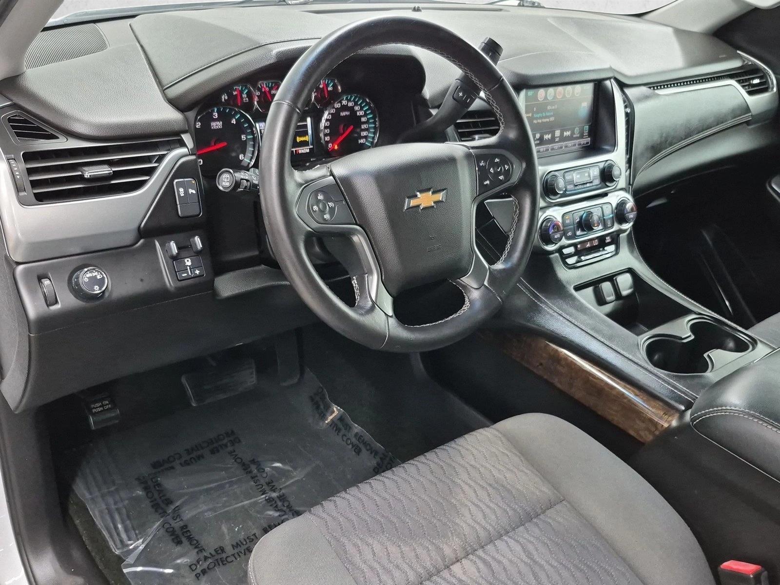 Thumbnail: 2016 Chevrolet Suburban - 3