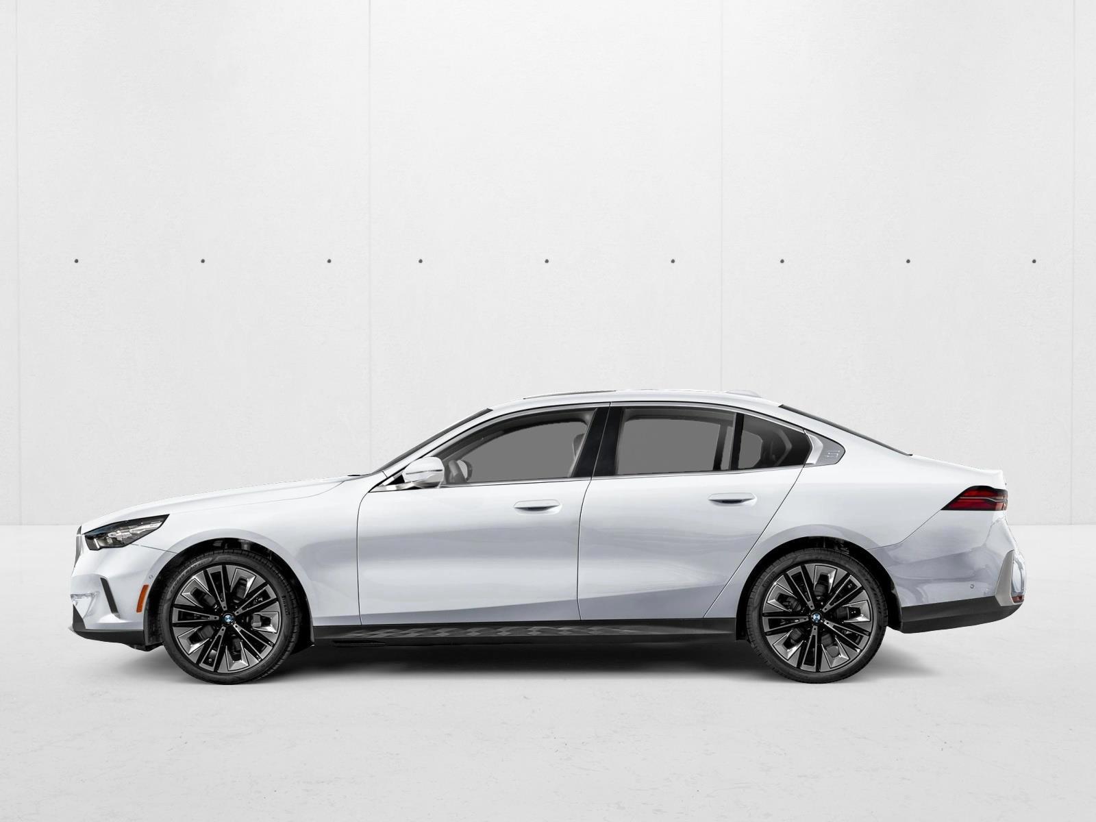 Thumbnail: 2027 BMW 5 Series - 2