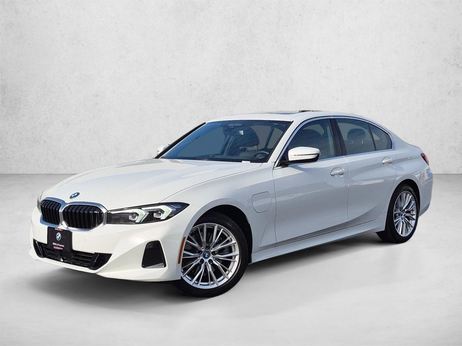 Thumbnail: 2024 BMW 3 Series - 2
