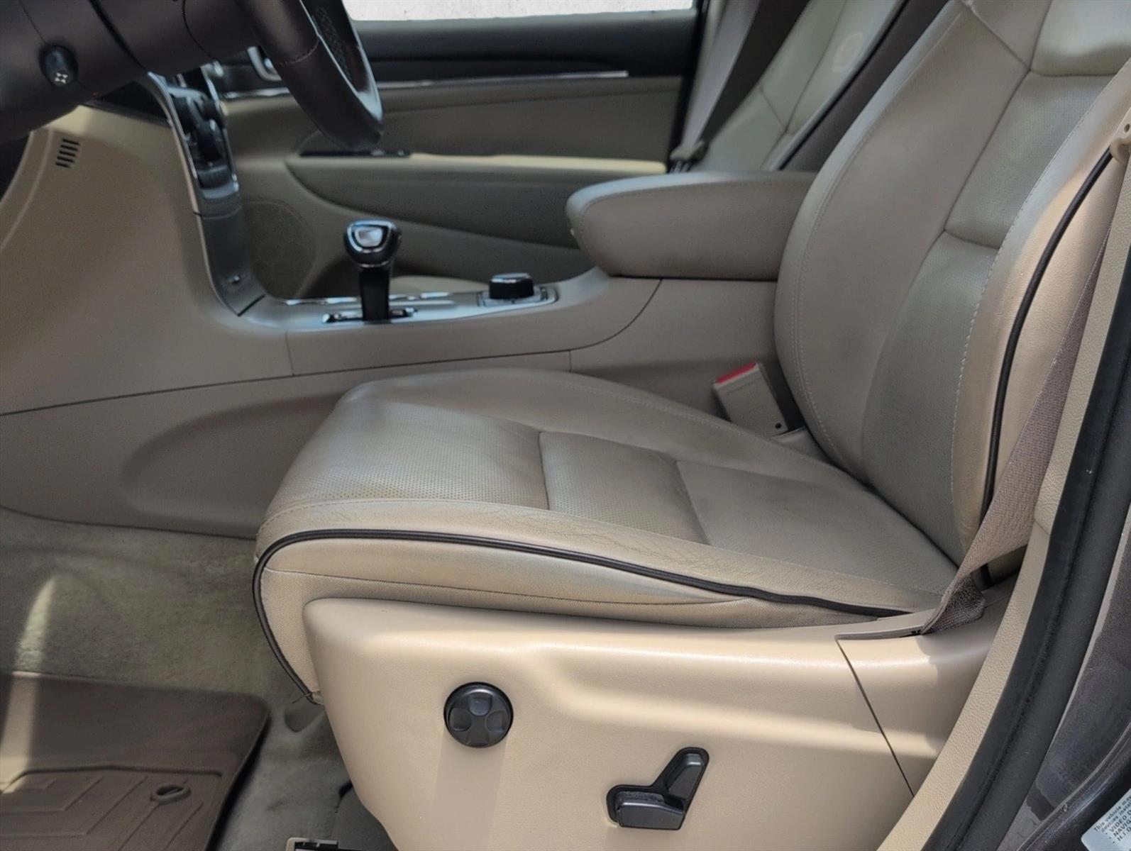 Thumbnail: 2015 Jeep Grand Cherokee - 4