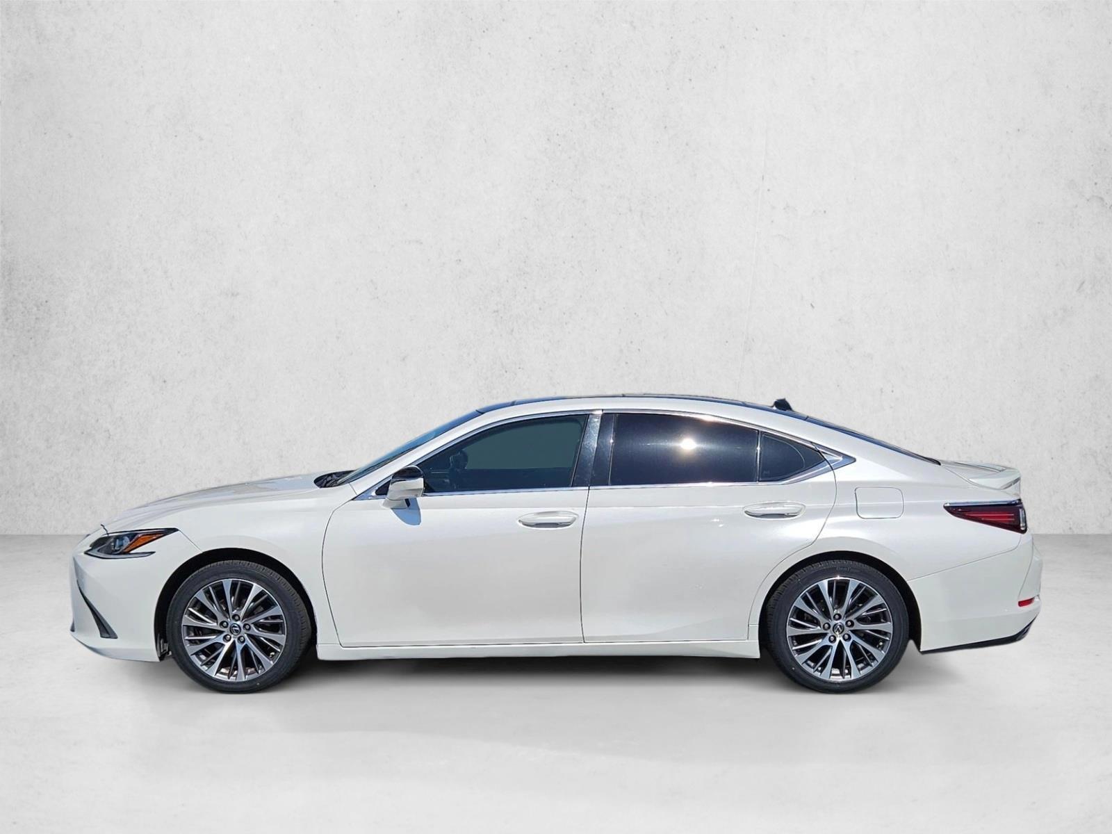 Thumbnail: 2021 Lexus ES - 2