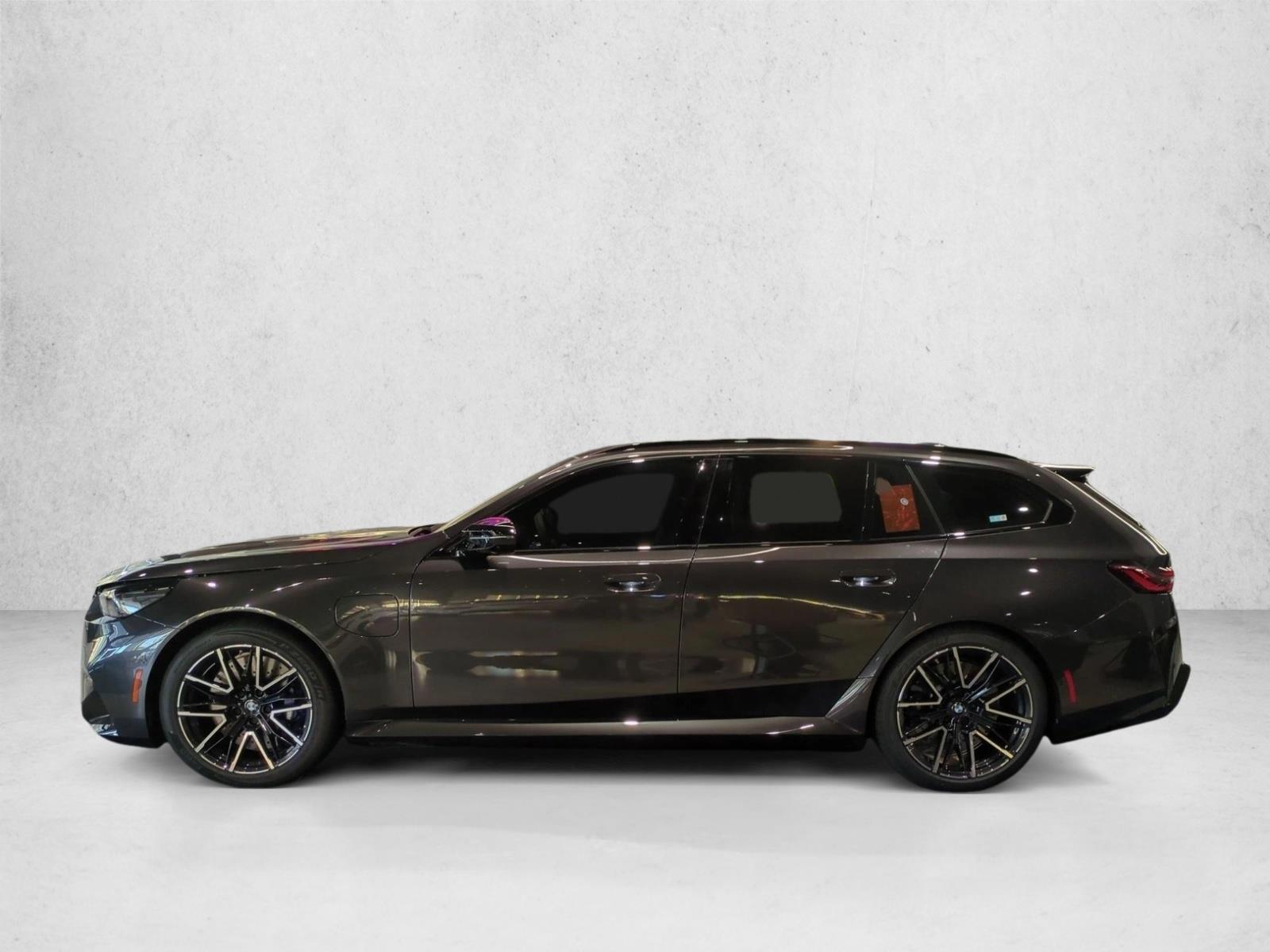 Thumbnail: 2026 BMW M5 - 2
